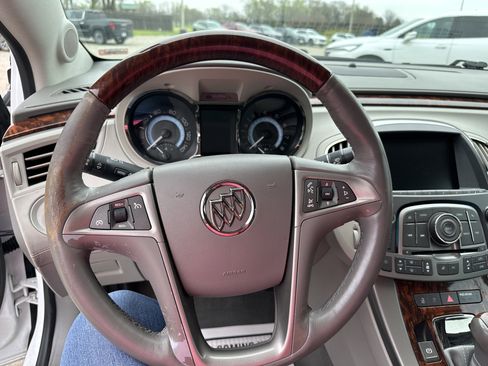 Used 2013 Buick LaCrosse Premium image 13
