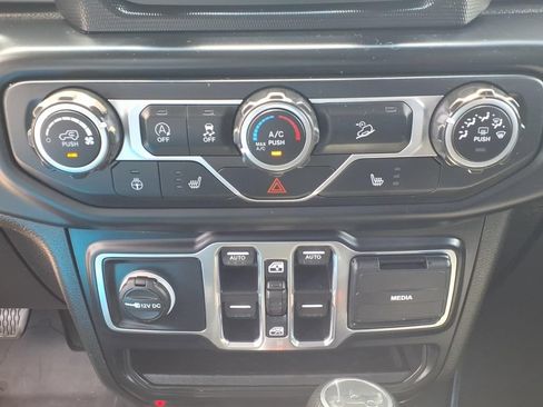 Used 2019 Jeep Wrangler Unlimited Sport S AWD/4WD image 8