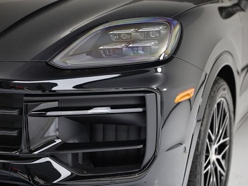 New 2026 Porsche Cayenne AWD/4WD image 11