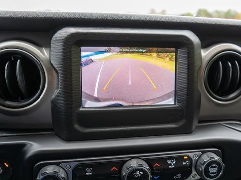 Used 2021 Jeep Wrangler Sport image 18