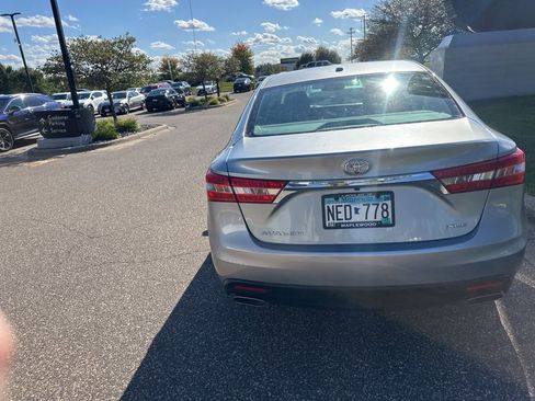 Used 2015 Toyota Avalon XLE image 30