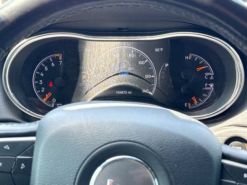 Used 2021 Jeep Grand Cherokee Laredo X AWD/4WD image 26