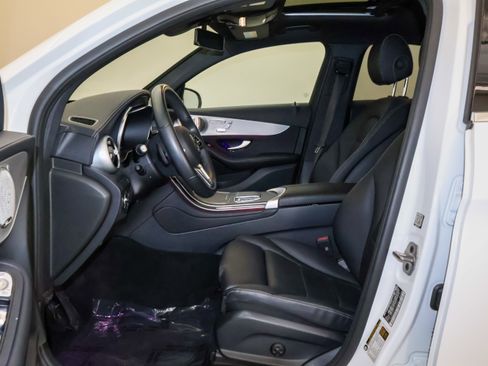 Used 2023 Mercedes-Benz GLC 300 4MATIC Coupe image 11