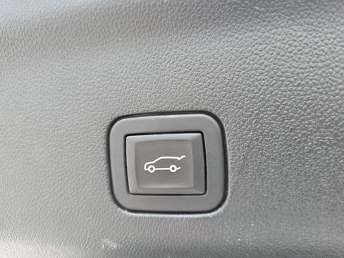 Used 2025 Chevrolet Tahoe Premier RWD image 34