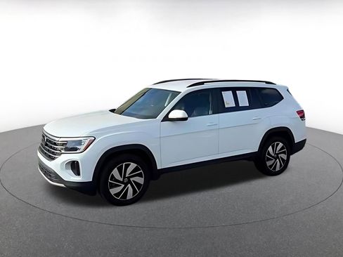Used 2025 Volkswagen Atlas SE AWD/4WD image 4