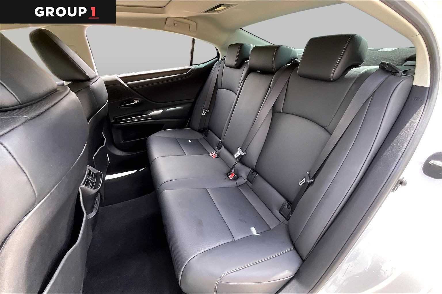 Used 2024 Lexus ES 350 w/ Premium Package FWD image 18