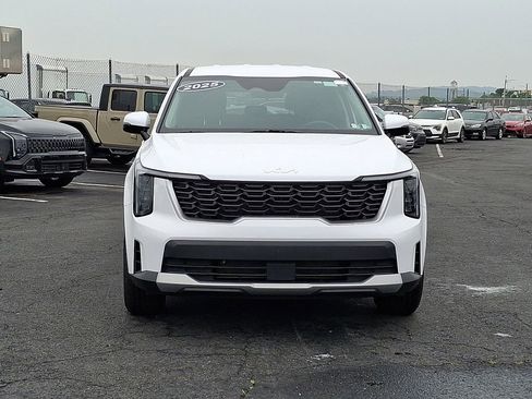 Certified 2025 Kia Sorento LX FWD image 2