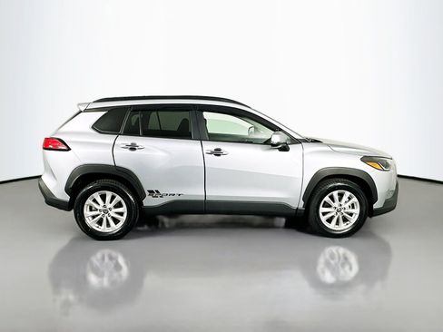 Certified 2024 Toyota Corolla Cross LE w/ Moonroof Package AWD/4WD image 8
