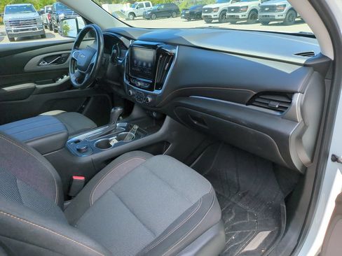 Used 2020 Chevrolet Traverse LT FWD image 13