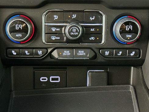 Used 2023 Chevrolet Tahoe High Country image 21