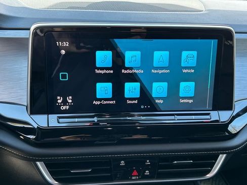 Certified 2025 Volkswagen Atlas Cross Sport SE image 16