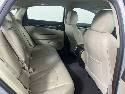 Used 2017 Buick LaCrosse Premium image 8