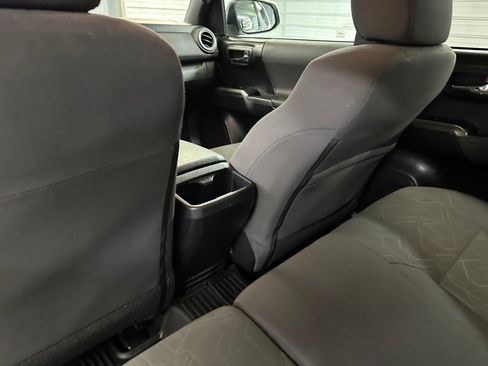 Used 2019 Toyota Tacoma TRD Sport AWD/4WD image 17