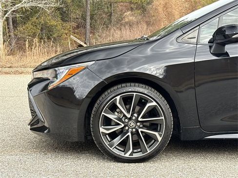 Used 2021 Toyota Corolla XSE image 19