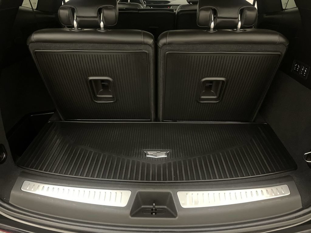 Used 2024 Cadillac XT6 Premium Luxury w/ LPO, Floor Liner Package FWD image 21