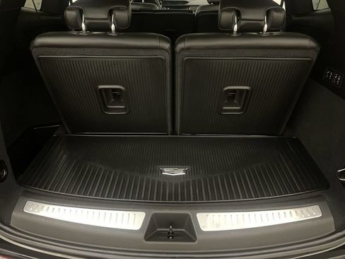 Used 2024 Cadillac XT6 Premium Luxury w/ LPO, Floor Liner Package FWD image 21