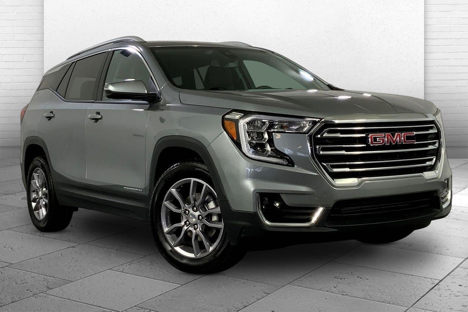 Used 2023 GMC Terrain SLT AWD/4WD image 1
