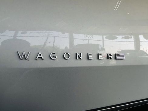 Used 2024 Jeep Wagoneer Series III AWD/4WD image 3