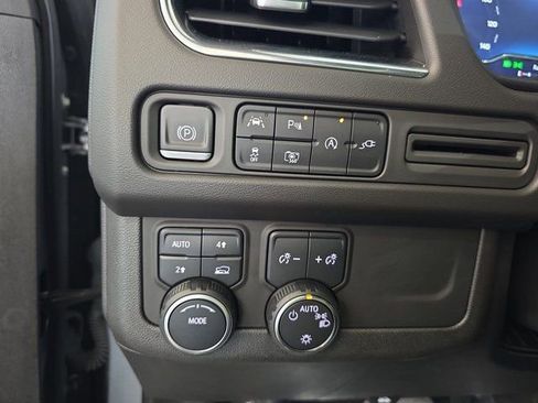 Used 2022 Chevrolet Tahoe LT w/ Luxury Package image 29