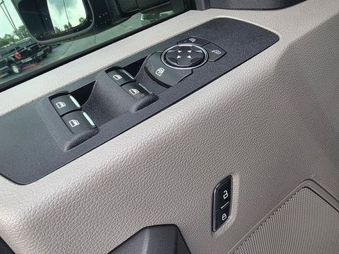 Used 2017 Ford F250 XLT w/ XLT Value Package AWD/4WD image 10