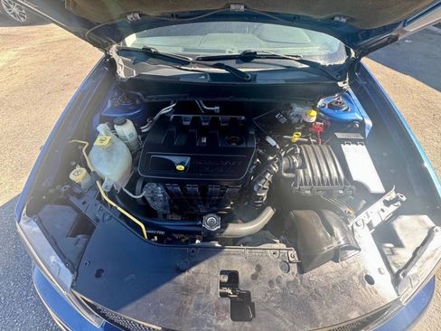 Used 2010 Dodge Avenger R/T image 17