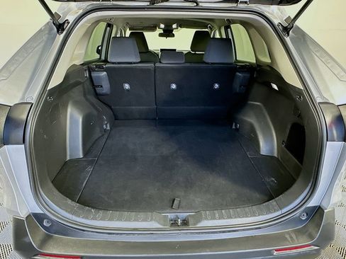 Used 2025 Toyota RAV4 XLE FWD image 25