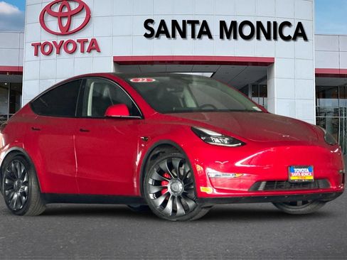 Used 2022 Tesla Model Y Performance AWD/4WD image 2