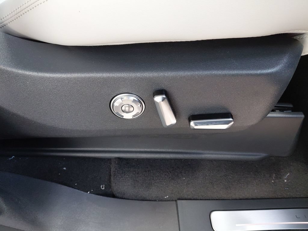 New 2026 Lincoln Navigator Premiere AWD/4WD image 56