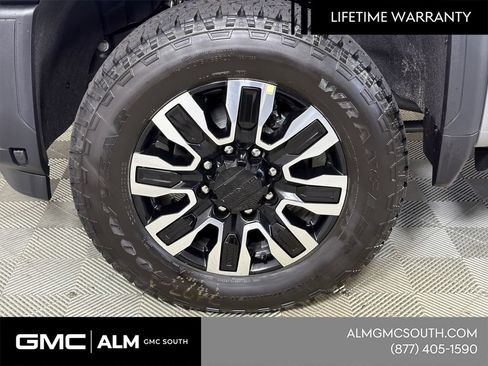 New 2026 GMC Sierra 2500 Denali Ultimate AWD/4WD image 13
