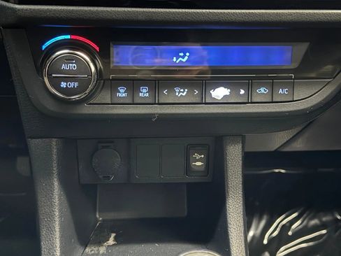 Used 2016 Toyota Corolla S image 30