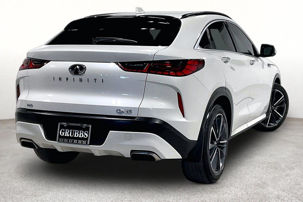 Used 2023 INFINITI QX55 Essential AWD/4WD image 2