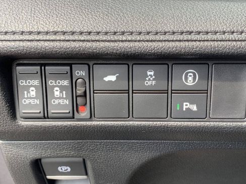 Certified 2024 Honda Odyssey Touring image 14