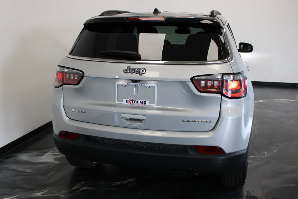 Used 2025 Jeep Compass Limited AWD/4WD image 4