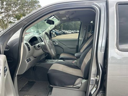 Used 2020 Nissan Frontier SV RWD image 16