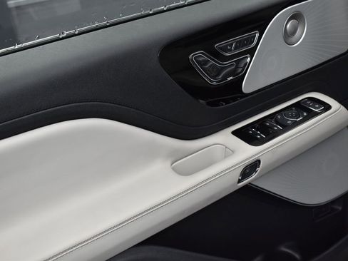 New 2026 Lincoln Aviator Reserve image 7