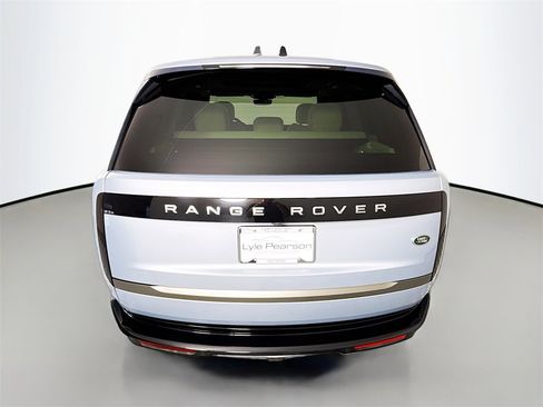 Used 2023 Land Rover Range Rover SE image 28