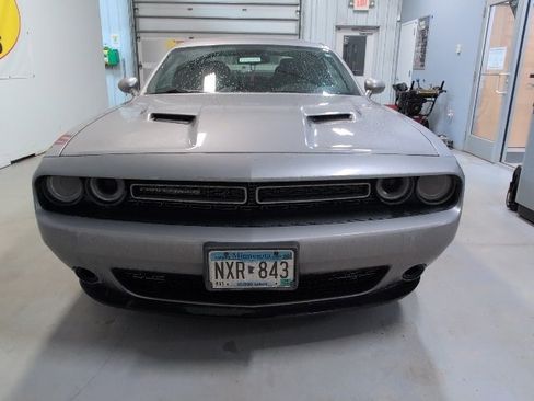 Used 2015 Dodge Challenger SXT w/ Driver Convenience Group image 8