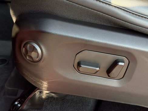 Used 2024 Jeep Wrangler Unlimited Rubicon image 27