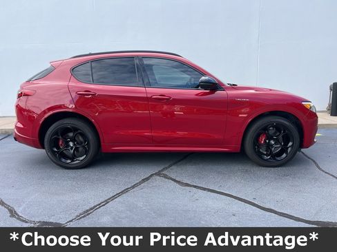 Used 2022 Alfa Romeo Stelvio Veloce image 3
