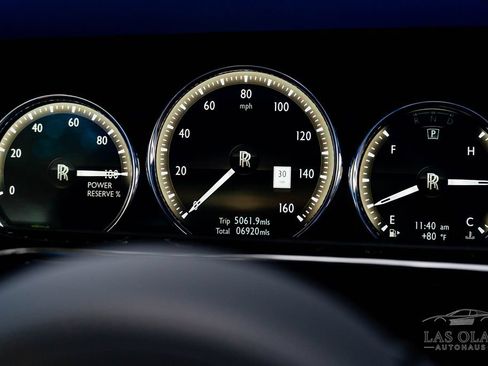 Used 2024 Rolls-Royce Phantom Sedan RWD image 37