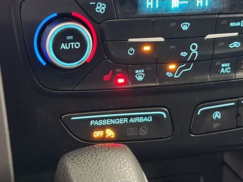 Used 2019 Ford Escape SE image 20