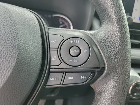 Used 2024 Toyota RAV4 XLE AWD/4WD image 16