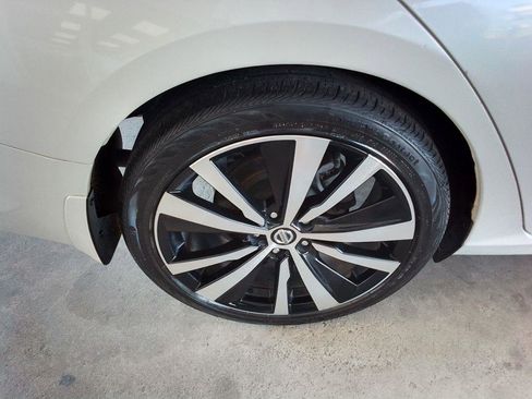 Used 2019 Nissan Altima 2.5 SR w/ SR Premium Package FWD image 30