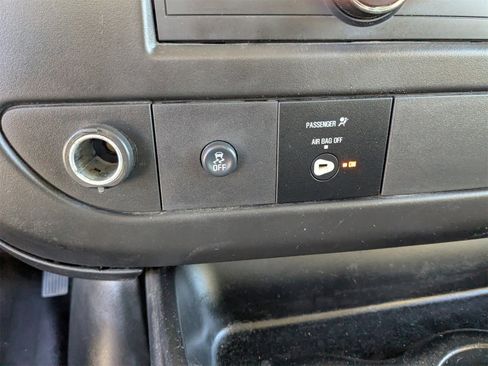 Used 2017 Chevrolet Express 3500 image 16