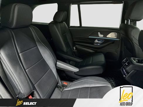 Used 2024 Mercedes-Benz GLS 450 4MATIC image 31
