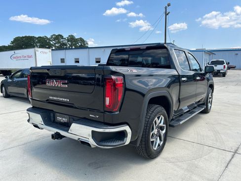 Used 2023 GMC Sierra 1500 SLT w/ SLT Premium Plus Package AWD/4WD image 3