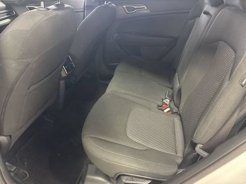 Used 2025 Kia Sportage LX AWD/4WD image 16