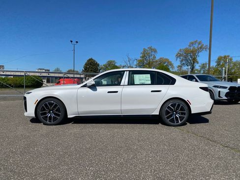 New 2026 BMW 740i xDrive AWD/4WD image 4