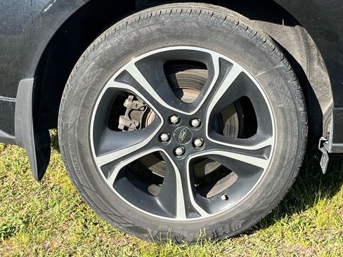 Used 2020 Ford Edge ST w/ Cold Weather Package AWD/4WD image 11