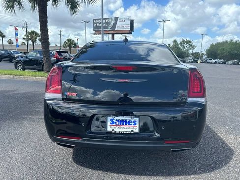 Used 2023 Chrysler 300 S RWD image 4
